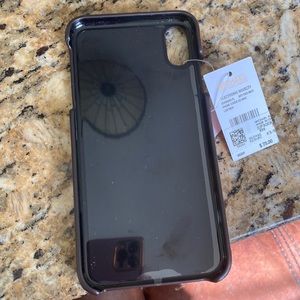 I have a Brand New IPhone XS Max Never be used.